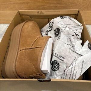 Ugg Ultra Mini Platform Size 10